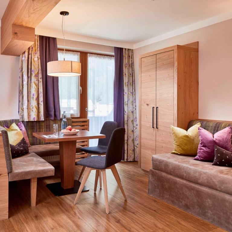 Hotel Neue Post - 4 Sterne Superior - Deluxe Suite - 3