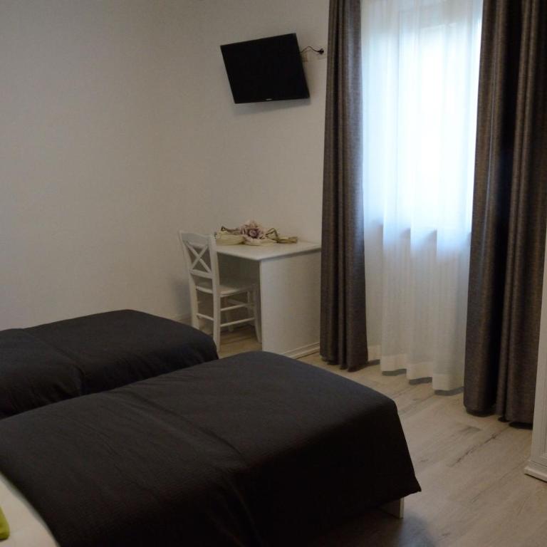 Al Trifoglio - Camera Familiare con Bagno Privato - 9