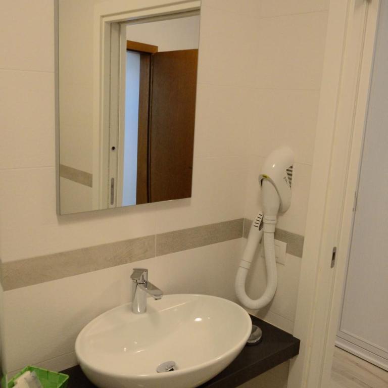 Al Trifoglio - Camera Quadrupla con Bagno Privato - 4