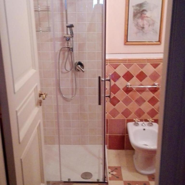B&B Flora House - Camera Tripla con Bagno Privato Esterno - 23