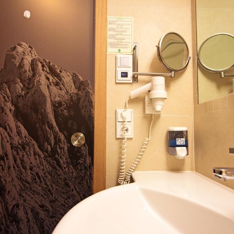 Hotel Garni Entstrasser - Single Room with Balcony - 3