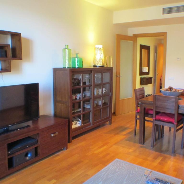 Barcelona4Seasons - Central Palace - Three-Bedroom Apartment - 9