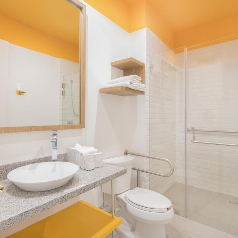 TRYP by Wyndham Mexico City World Trade Center Area - Queen Room - Mobility Access/Non-Smoking - 3
