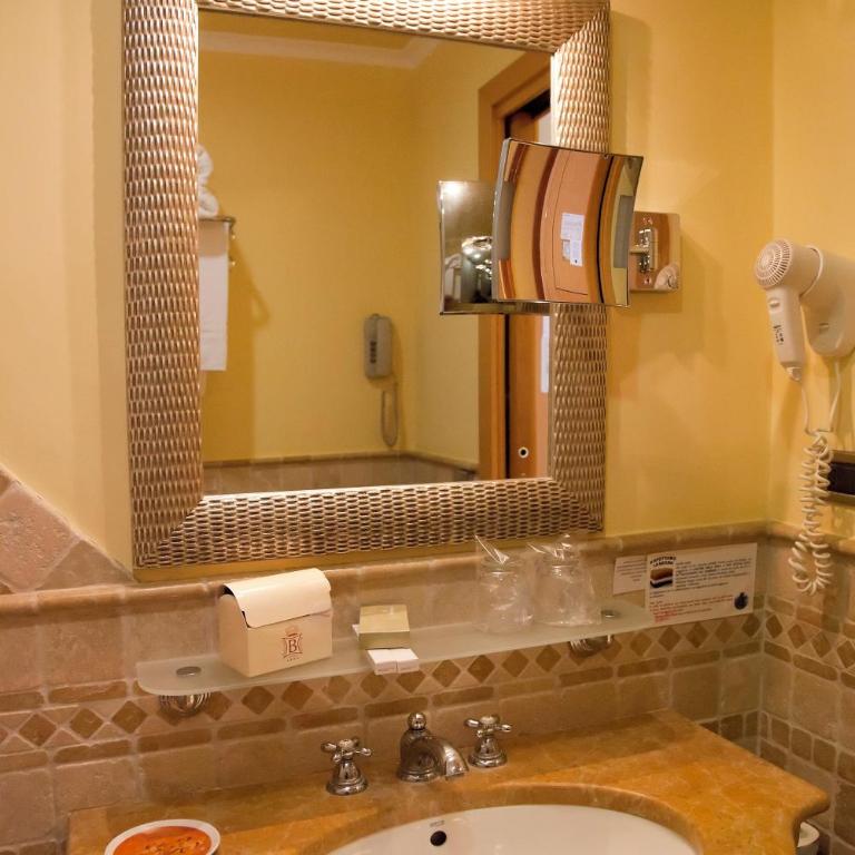 Hotel Tritone Lipari - Deluxe Double or Twin Room with Sea View - 5