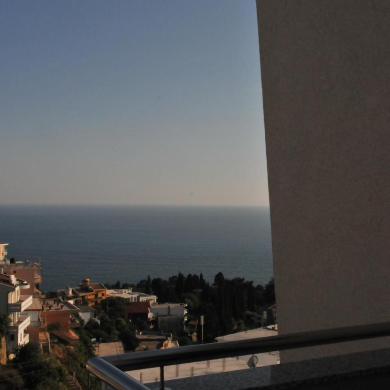 Ambassador & Ambassador Lux Apartments - Apartment with Sea View - 13