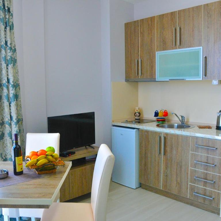 Ambassador & Ambassador Lux Apartments - Apartment with Sea View - 14
