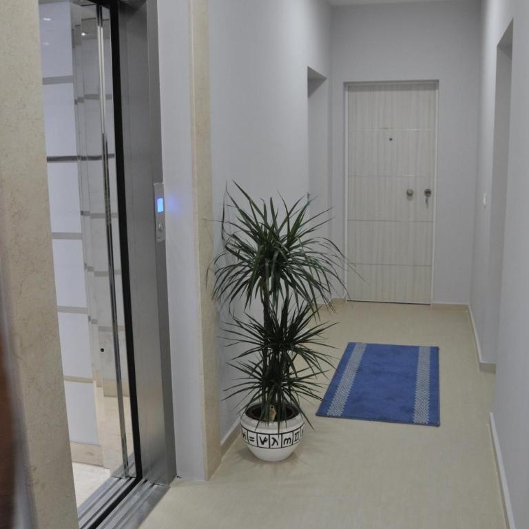 Ambassador & Ambassador Lux Apartments - Apartment with Sea View - 18