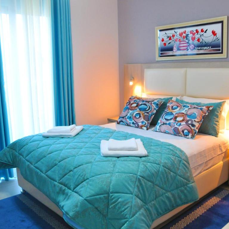 Ambassador & Ambassador Lux Apartments - Apartment with Sea View - 1