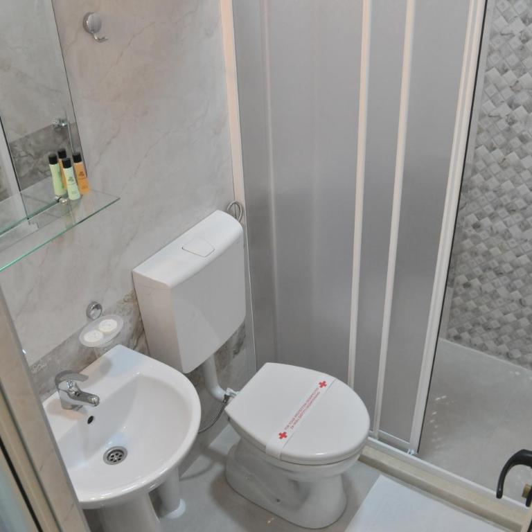 Ambassador & Ambassador Lux Apartments - Apartment with Sea View - 22