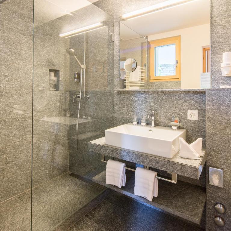 Hotel Chesa Randolina - Superior Doppelzimmer mit Balkon - 11