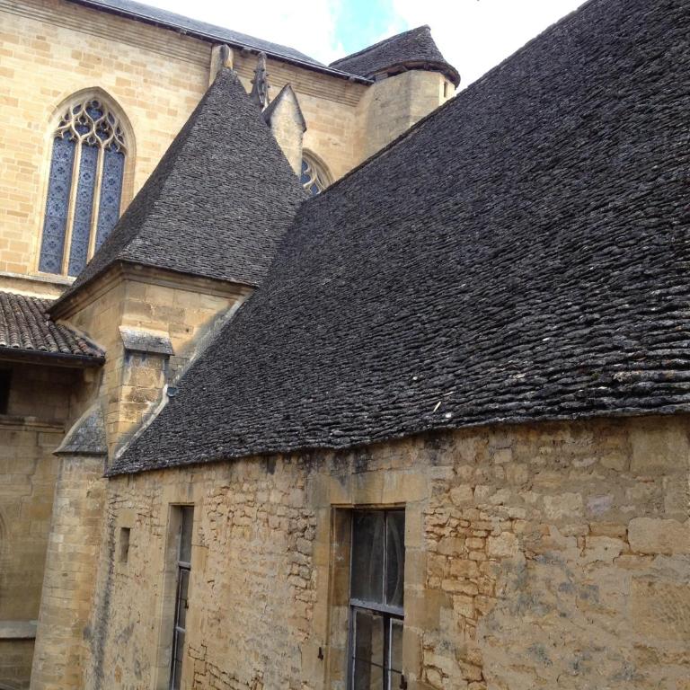 Le Porche de Sarlat - Studio avec Jardin Privé - 6 Cours des Fontaines - 17