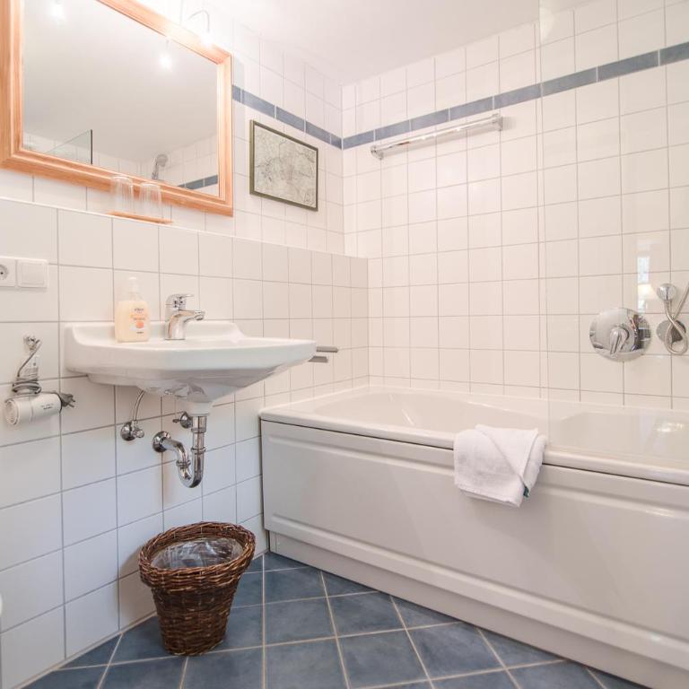Berggasthof Butzn Wirt - Familienzimmer mit Balkon - 4