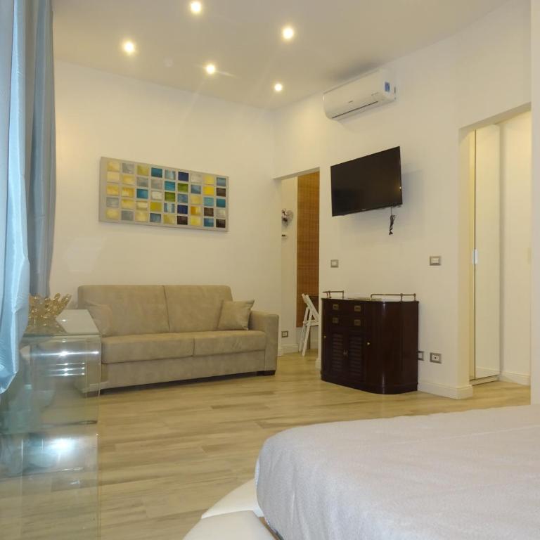 Suites Margot - Camera Quadrupla con Bagno Privato - 5