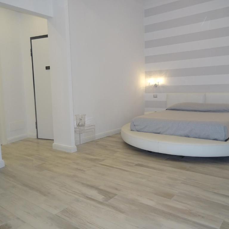 Suites Margot - Camera Quadrupla con Bagno Privato - 11