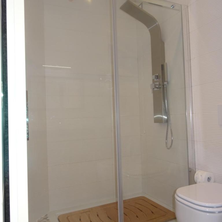 Suites Margot - Camera Quadrupla con Bagno Privato - 12