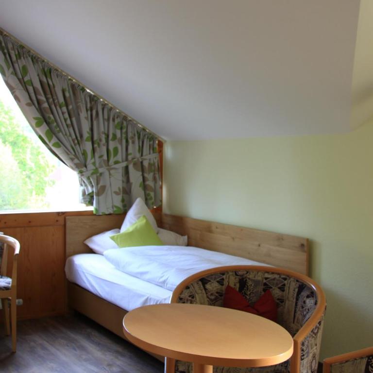 Hotel Garni Vier Jahreszeiten - Familiensuite - 3