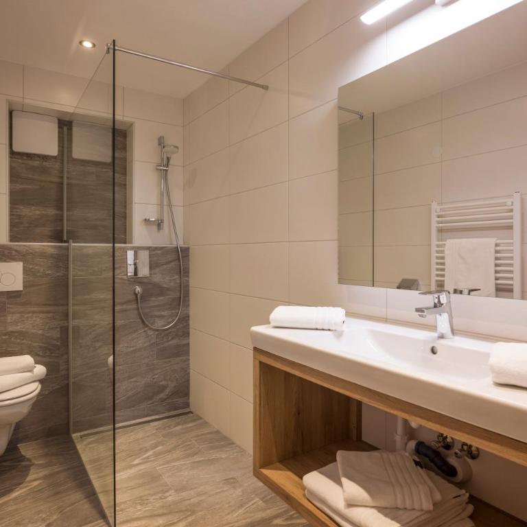 Apart Dengg - Apartment mit 3 Schlafzimmern und Balkon - 7