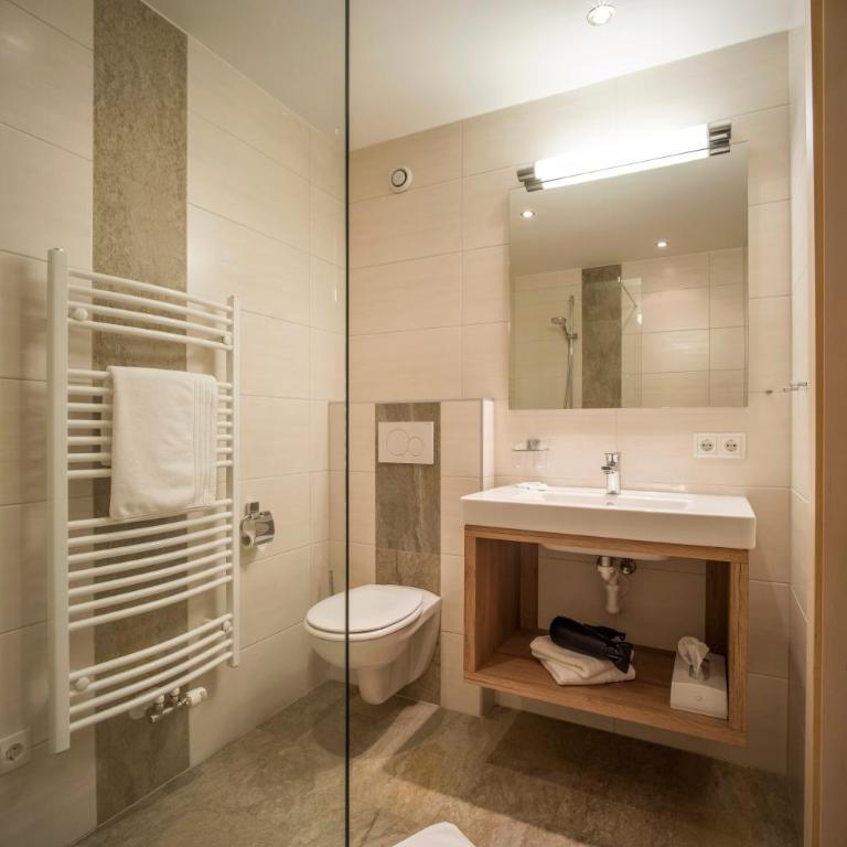 Hotel Alpina - Doppelzimmer mit Balkon - 1