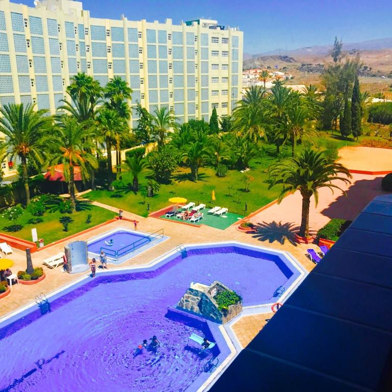 Holiday Apartment - Apartment with Pool View - 1