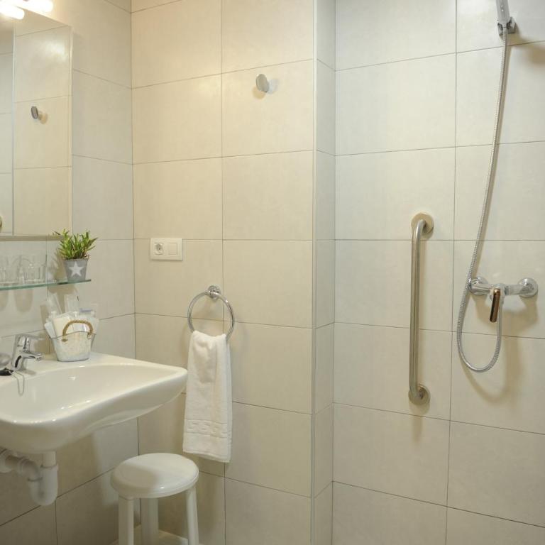 La City Mercado - Single Room - Disability Access - 2