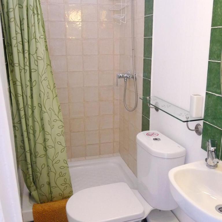 Villa Alicia Guest House - Double Room with Private Bathroom - 19