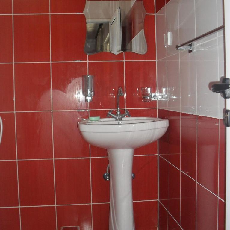 Apartment Batricevic - Apartman s 3 Spavaće Sobe, Balkonom i Pogledom na More - 12