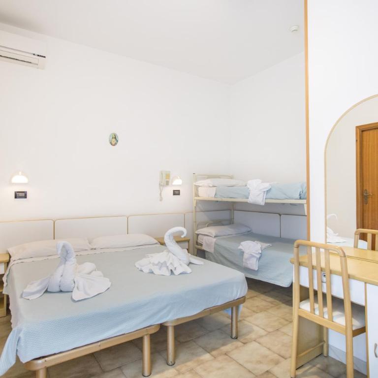Albergo Villa Denny - Camera Tripla con Balcone - 11