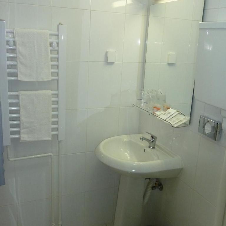 Guesthouse Villa Inn - Double Room - 15