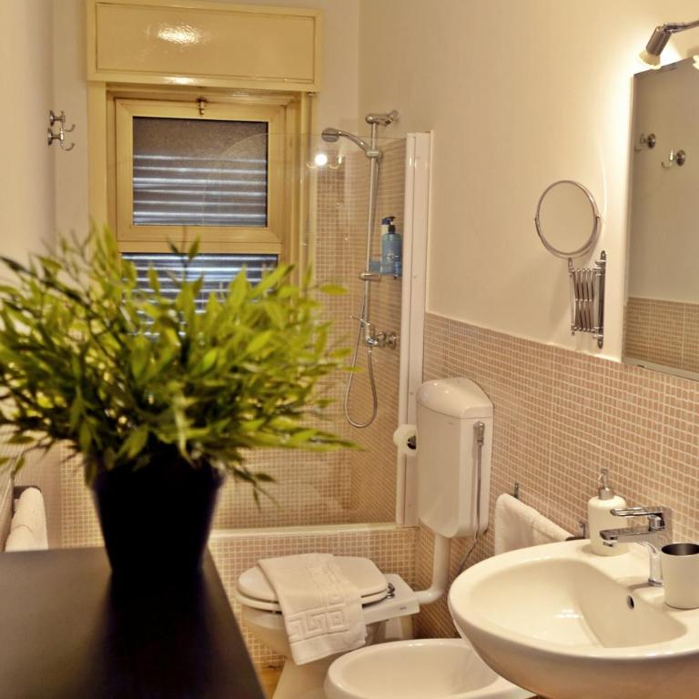 Bed & Breakfast Fontanarossa Airport -Private Parking- - Triple Room with Terrace - 9