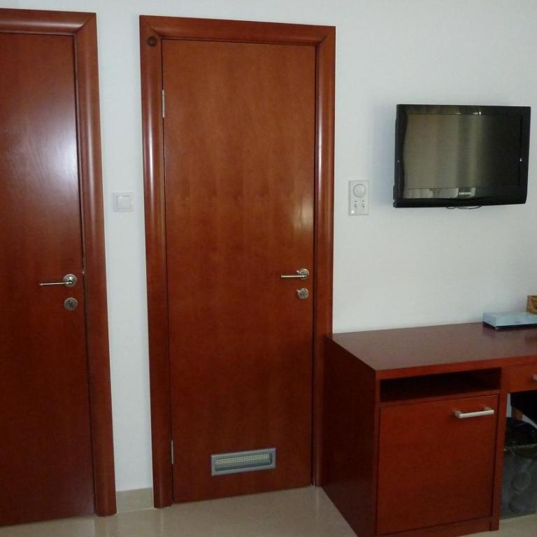 Guesthouse Villa Inn - Double Room - 16