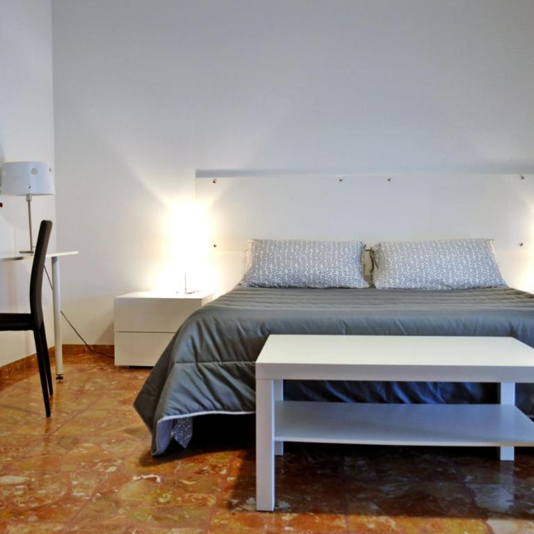 Bed & Breakfast Fontanarossa Airport -Private Parking- - Triple Room with Balcony - 8