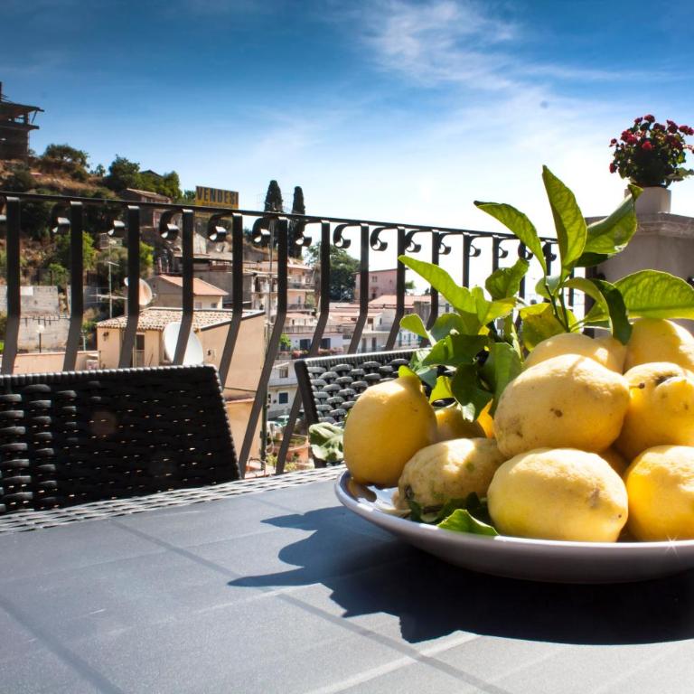Casa Corvaja - Appartamento con 2 Camere da Letto, Terrazza e Vista Mare - 1