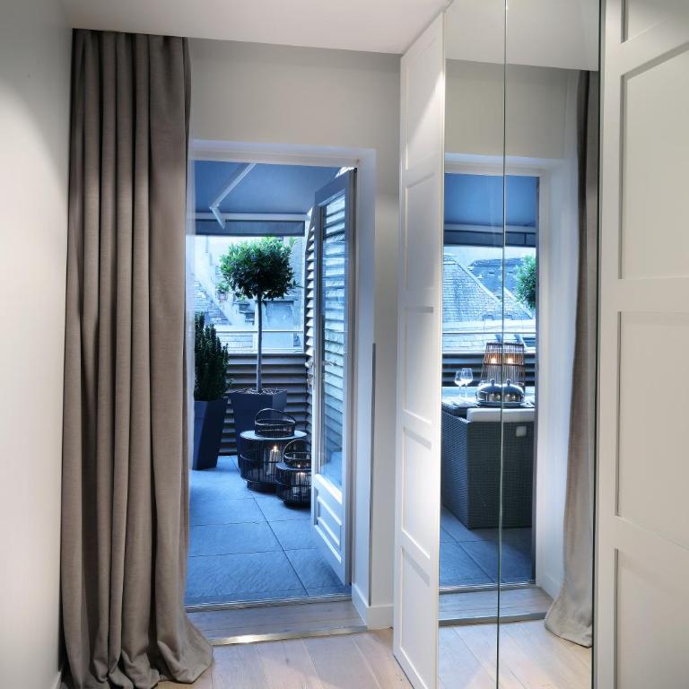 Petit Hôtel Confidentiel - Suite with Terrace and Hot Tub - 7