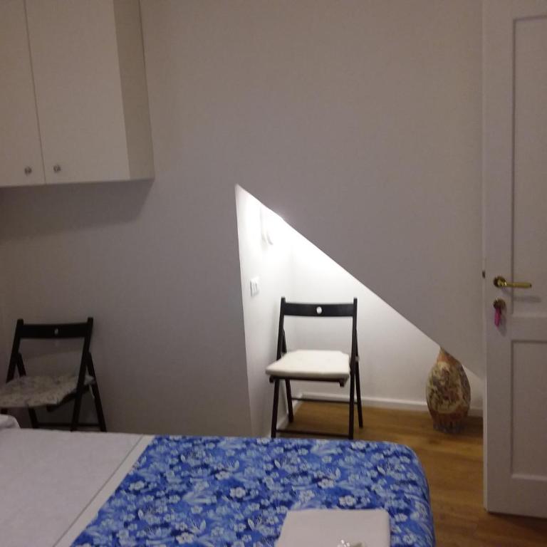 Rina Rooms - Camera Matrimoniale Economy - 11