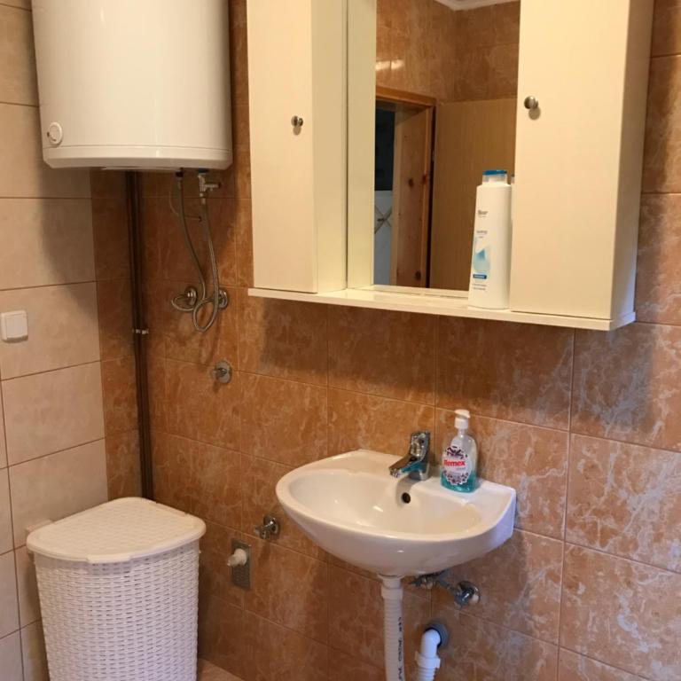 Apartment near the Airport - Apartman - Prizemlje - 4