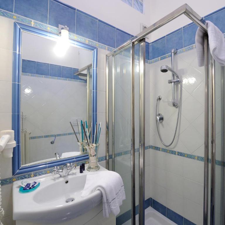 Beautiful Lights Guest House - Camera Matrimoniale/Doppia con Letti Singoli con Bagno Privato - 6