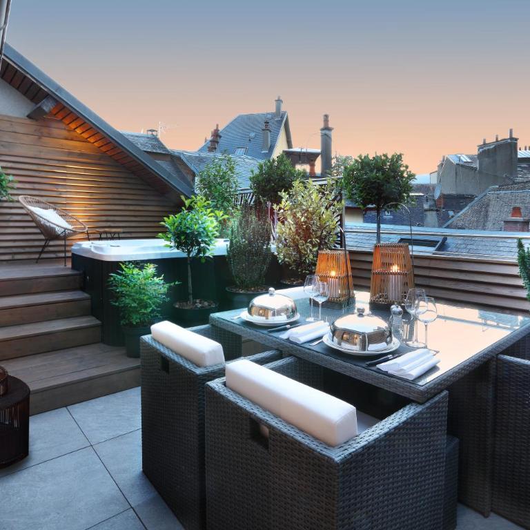Petit Hôtel Confidentiel - Suite with Terrace and Hot Tub - 3