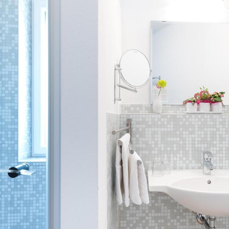 Wohlfühlpension Kristan - Doppelzimmer mit Balkon oder Terrasse - 2