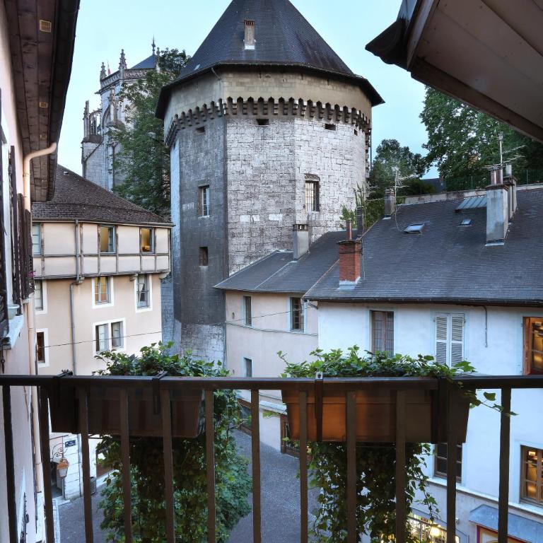 Petit Hôtel Confidentiel - Suite with Terrace and Hot Tub - 6