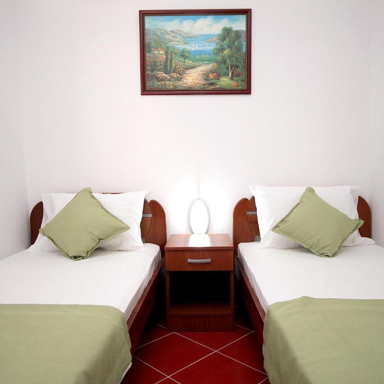 Apartments Centar Sutomore - Two-Bedroom Apartment - 1