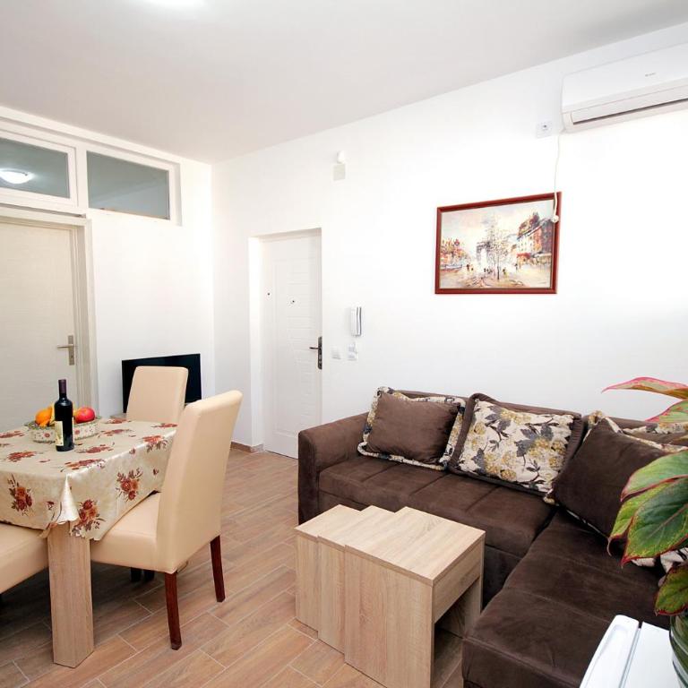 Apartments Centar Sutomore - Apartment with Garden View - 3