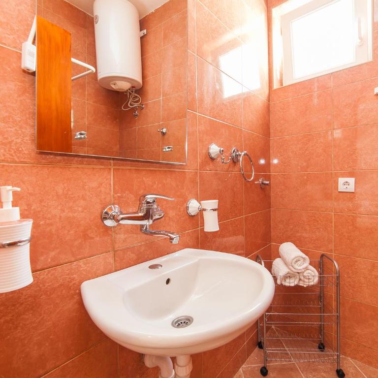Apartments Vjera Petrovac - King Studio with Sofa Bed - 5