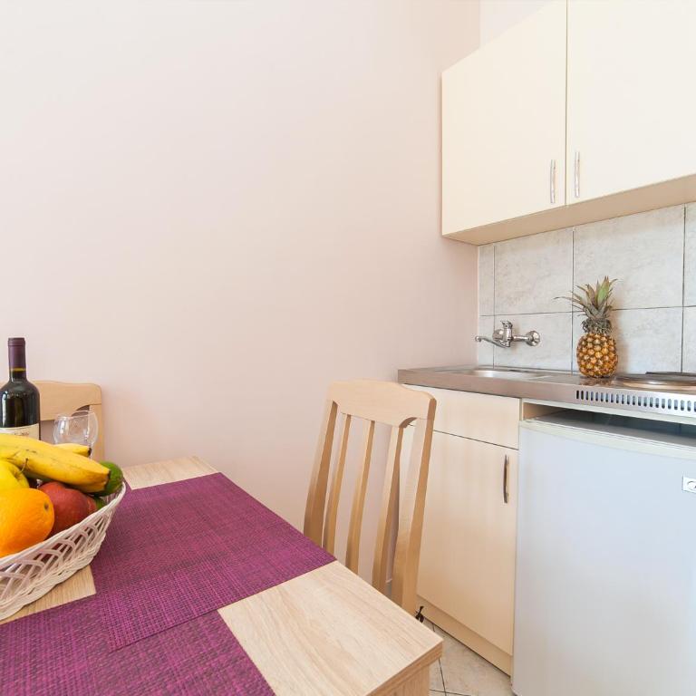 Apartments Vjera Petrovac - King Studio with Sofa Bed - 6