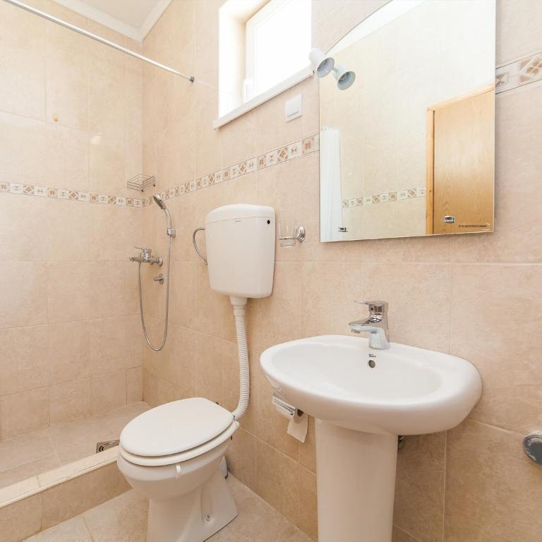 Apartments Vjera Petrovac - King Studio with Sofa Bed - 3