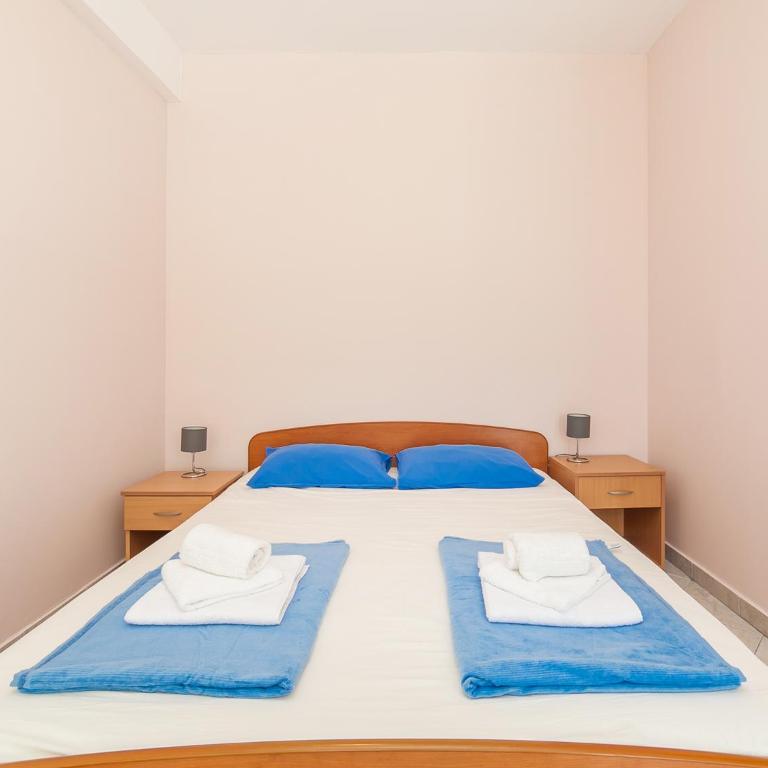 Apartments Vjera Petrovac - King Studio with Sofa Bed - 7