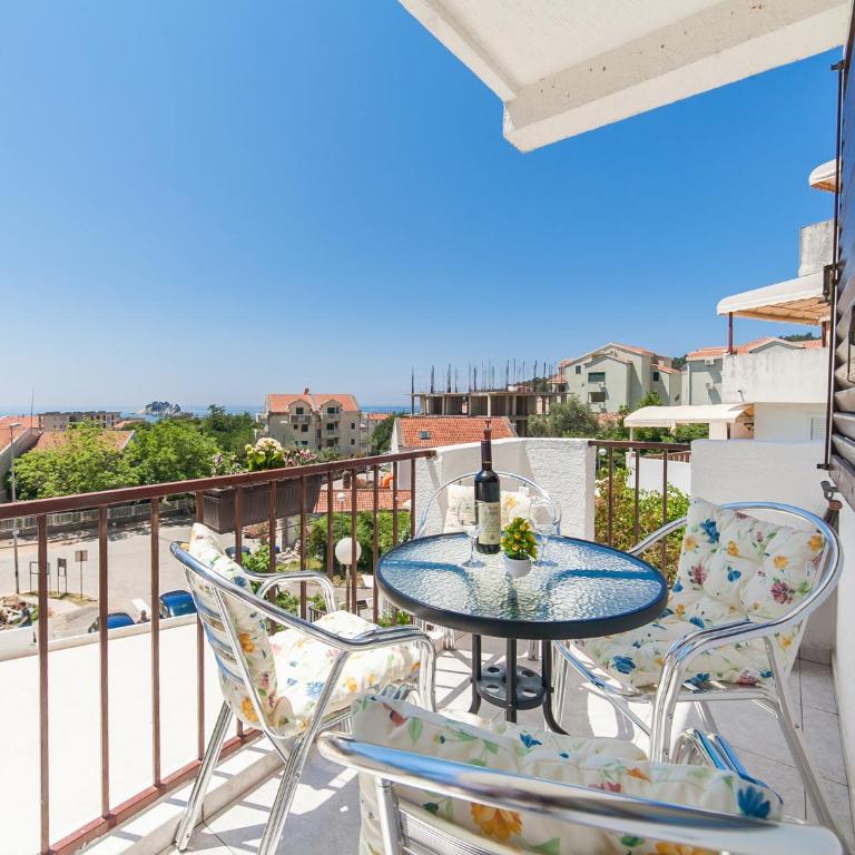 Apartments Vjera Petrovac - Studio with Sea View - 2