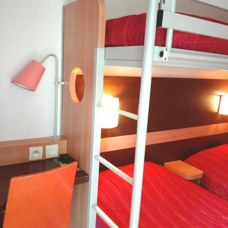 Premiere Classe Grenoble Sud - Gieres Universite - Chambre Triple avec 3 Lits Simples - 2