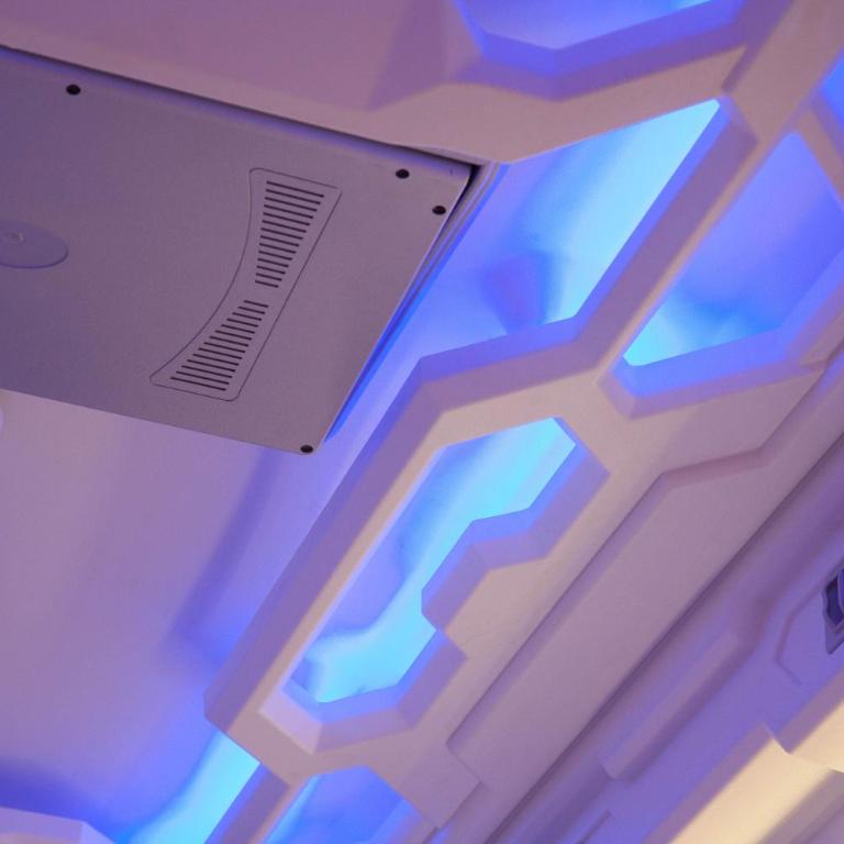 Izzzleep Aeropuerto Terminal 1 - Standard Single Room - 5