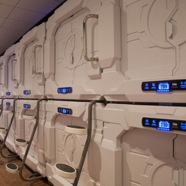 Izzzleep Aeropuerto Terminal 1 - Standard Single Room - 2