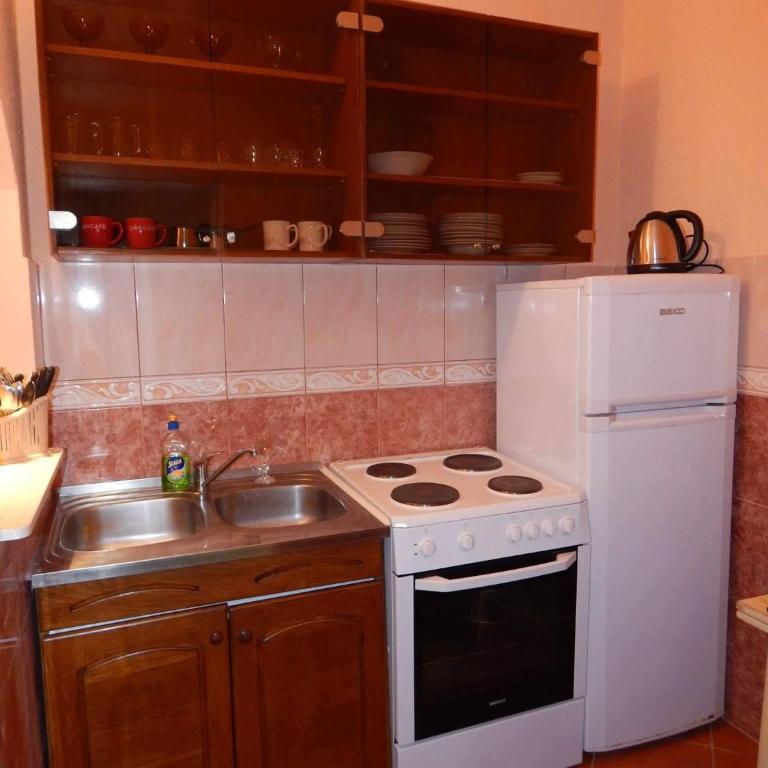 Apartments Klakor - Studio with Balcony and Sea View - 13
